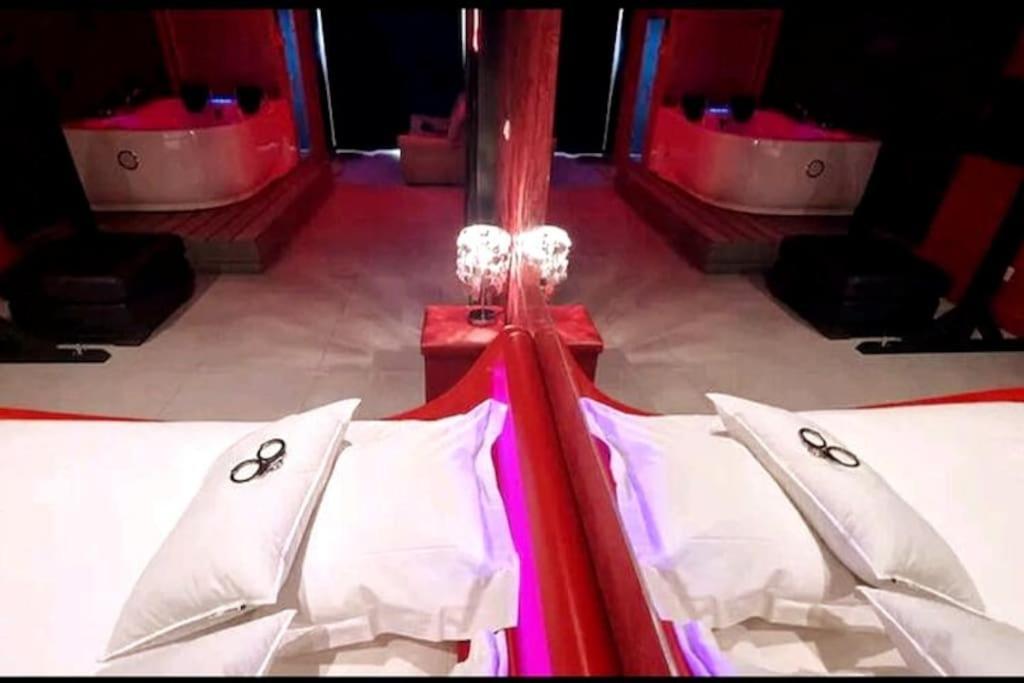 Appartement Balneo Et Sauna Prives The Red Room Mauguio Exterior foto