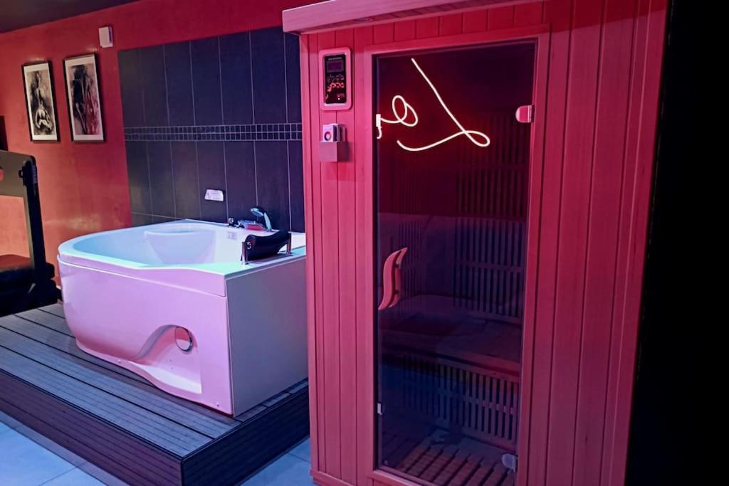Appartement Balneo Et Sauna Prives The Red Room Mauguio Exterior foto