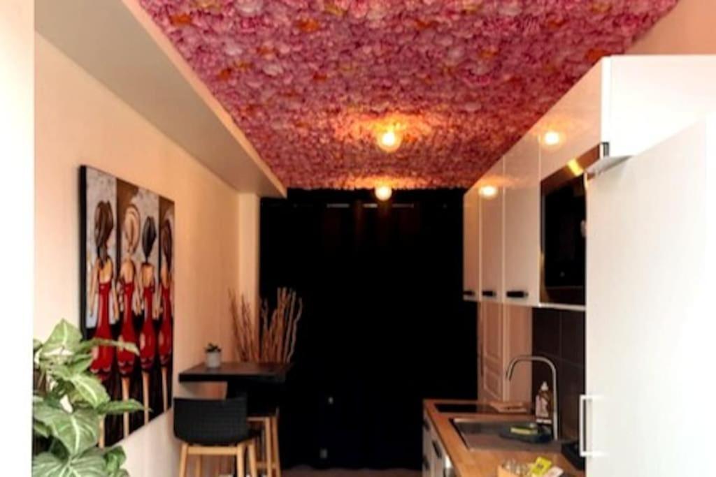 Appartement Balneo Et Sauna Prives The Red Room Mauguio Exterior foto