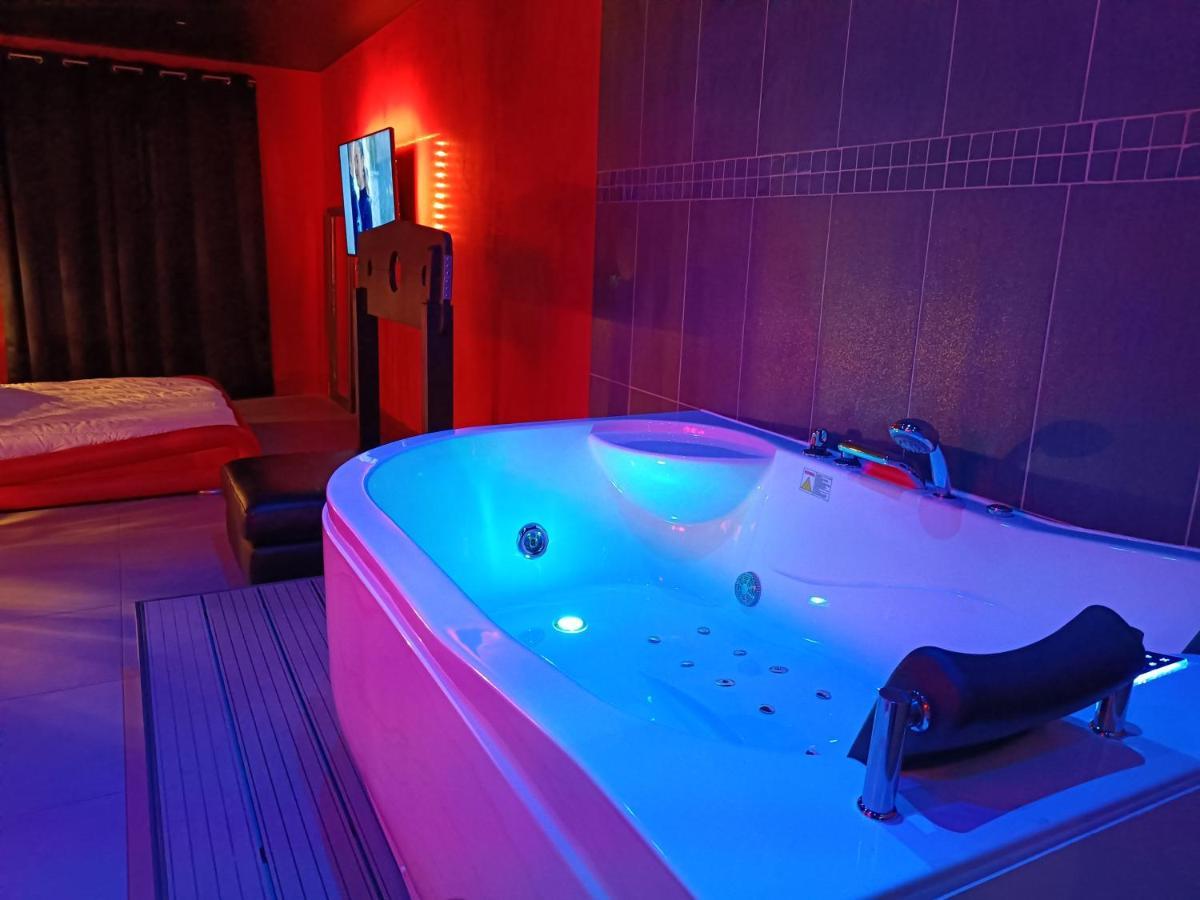 Appartement Balneo Et Sauna Prives The Red Room Mauguio Exterior foto